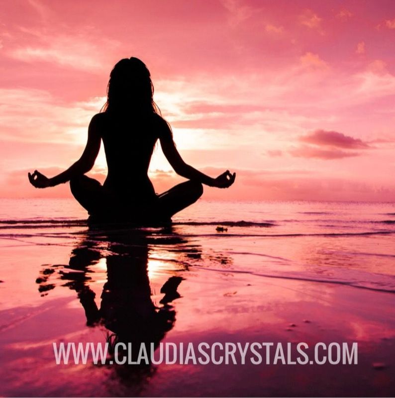 🧘🏼‍♀️How to Meditate with Your Crystals