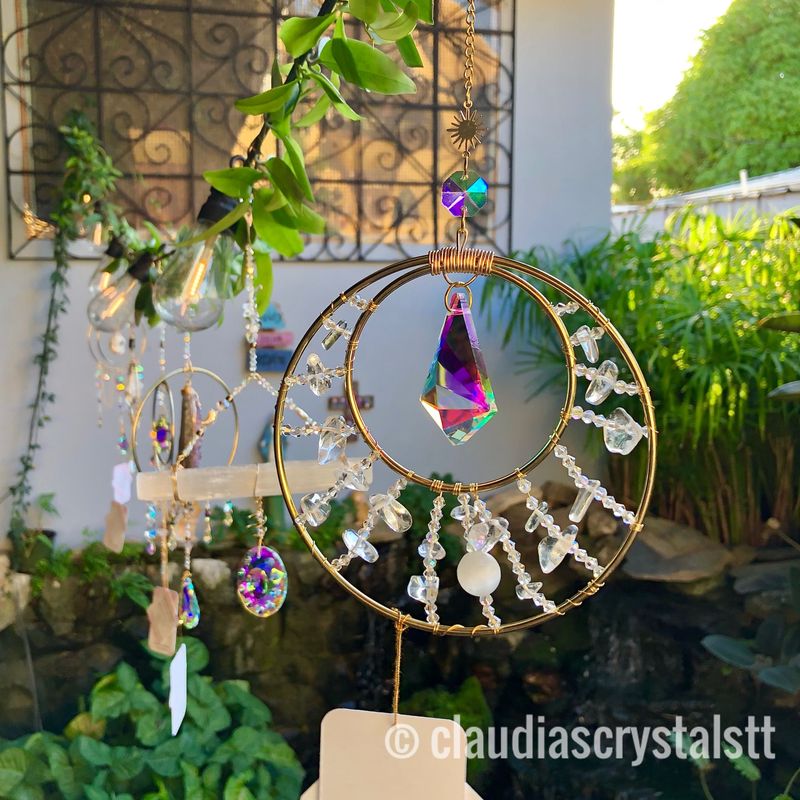 🌈 Gemstone Light Catchers
