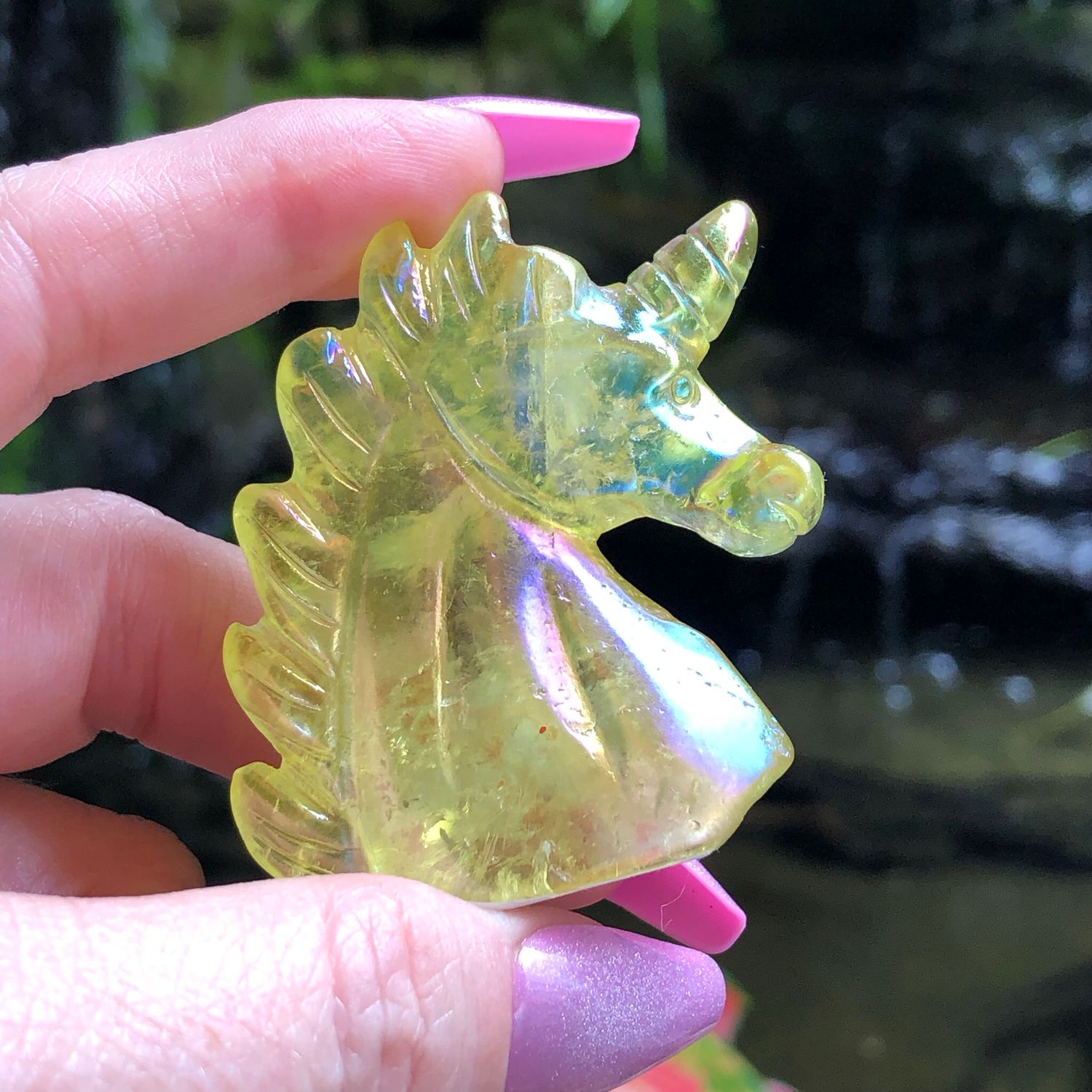 APPPLE AURA QUARTZ - Hand Carved Unicorn