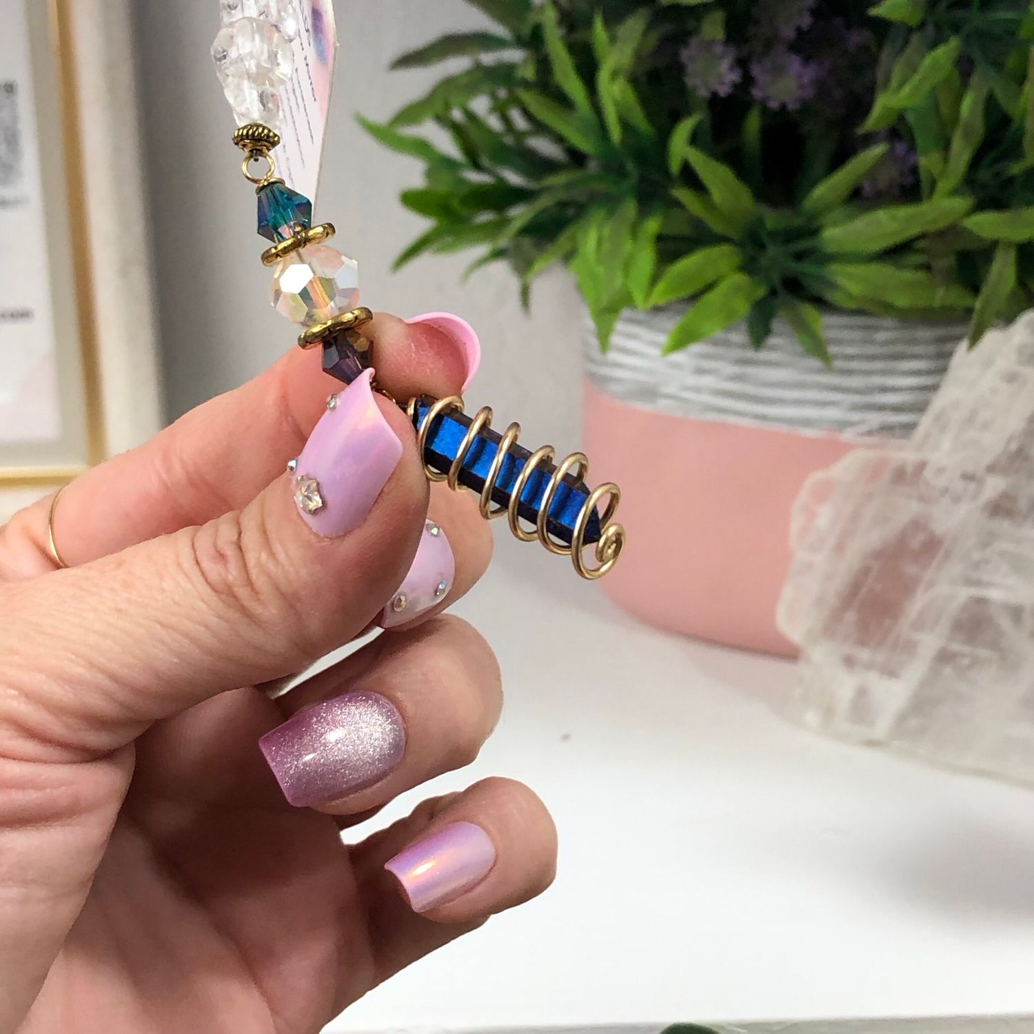 RAINBOW AURA QUARTZ POINT - Car Shield RAINBOW AURA QUARTZ POINT - Car Shield