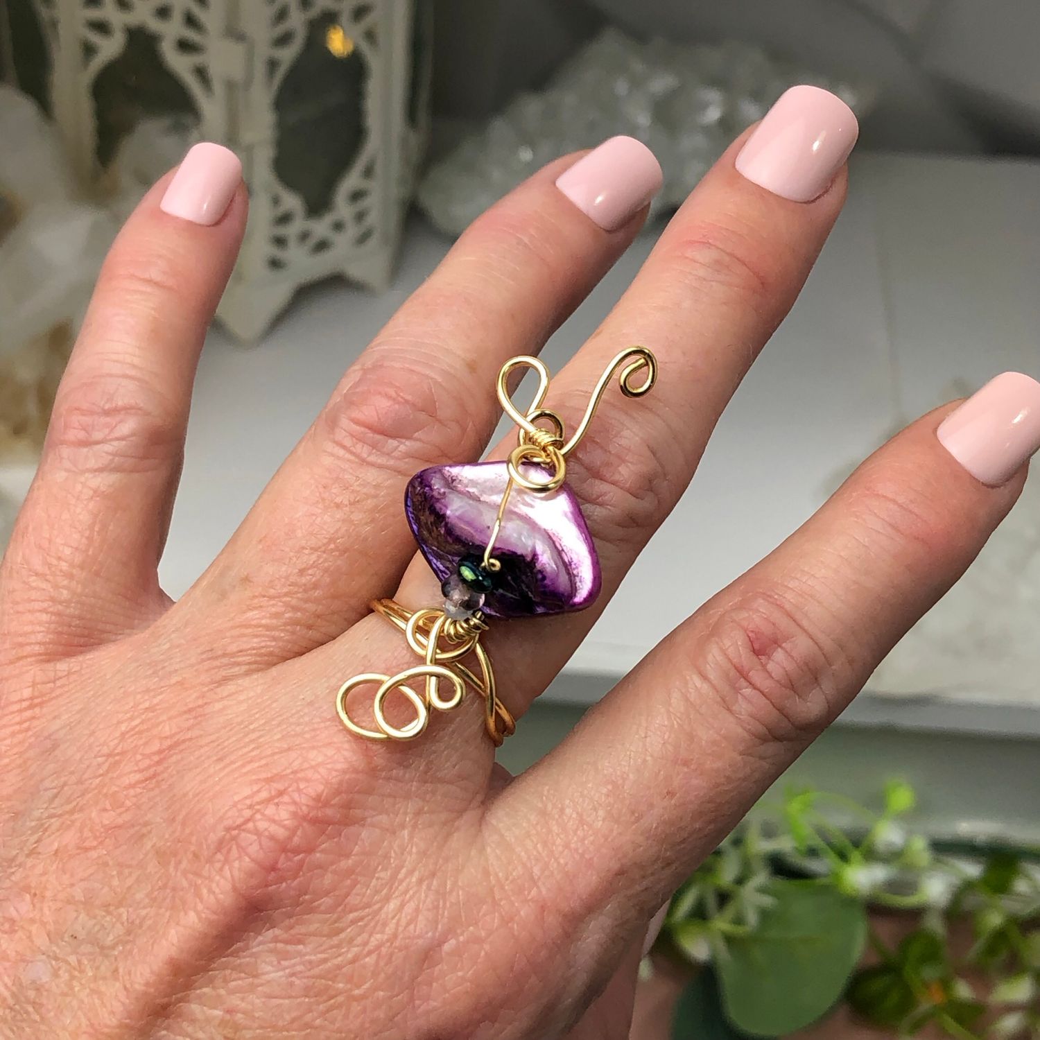 Shell Crystal Therapy Ring – Adjustable Gold Plated