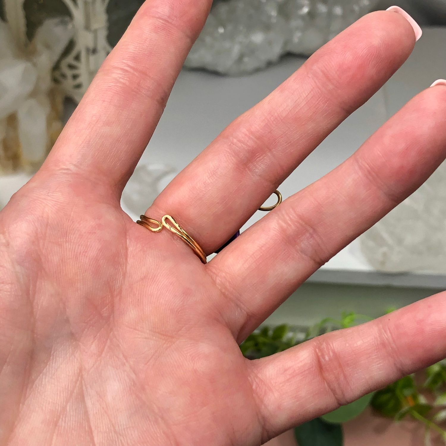 Shell Crystal Therapy Ring – Adjustable Gold Plated