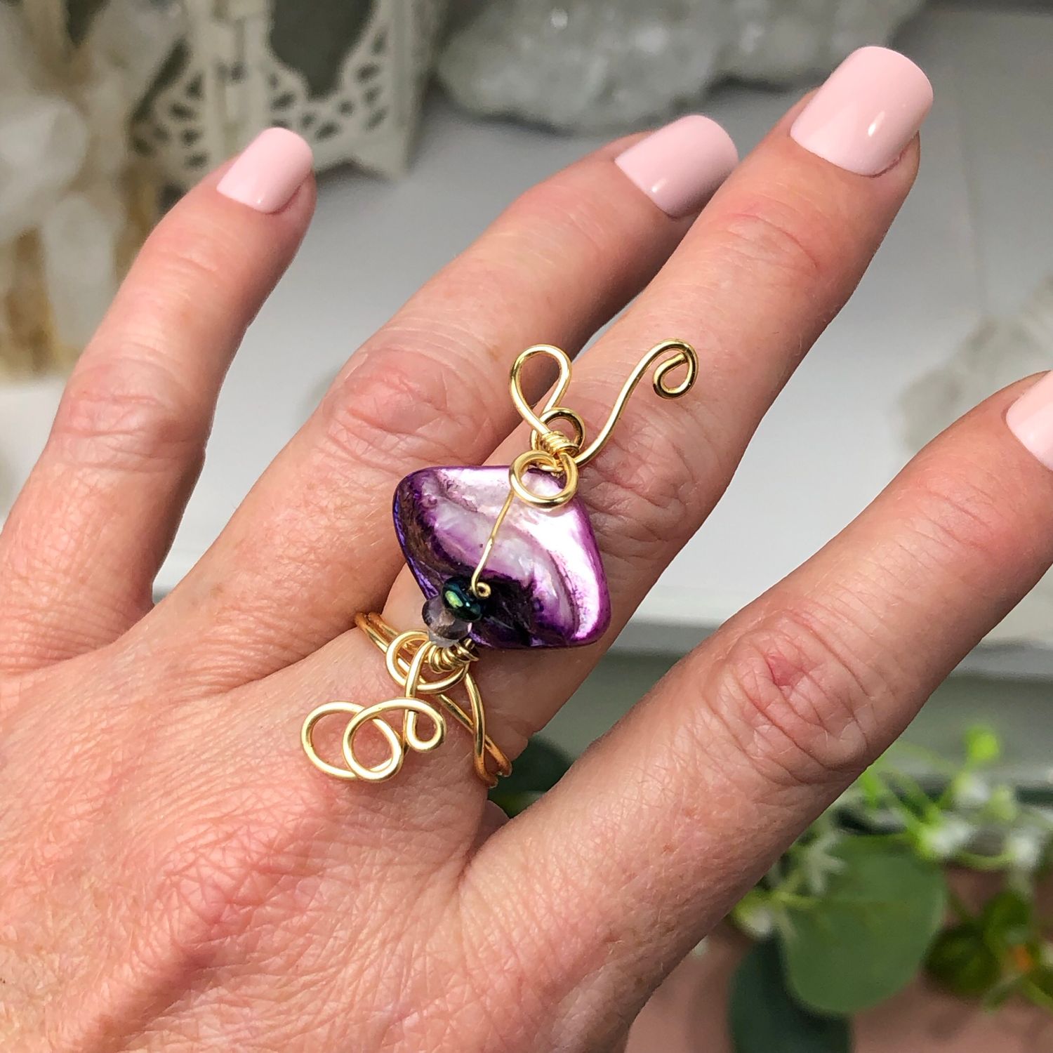 Shell Crystal Therapy Ring – Adjustable Gold Plated