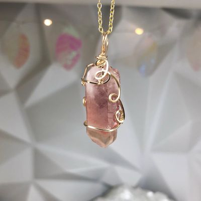 RED PHANTOM QUARTZ - 14k Gold Filled - Gemstone Crystal Therapy Pendant RED PHANTOM QUARTZ - 14k Gold Filled - Gemstone Crystal Therapy Pendant