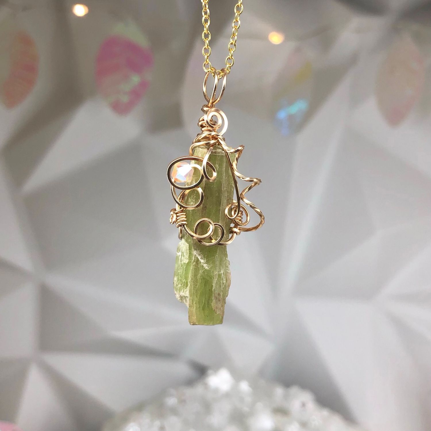 GREEN KYANITE SHARD - 14k Gold Filled - Gemstone Crystal Therapy Pendant GREEN KYANITE SHARD - 14k Gold Filled - Gemstone Crystal Therapy Pendant