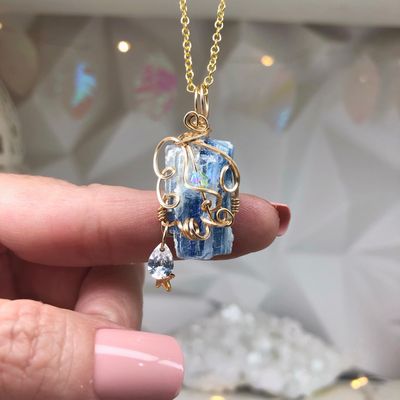 BLUE KYANITE - 14k Gold Filled - Gemstone Crystal Therapy Pendant