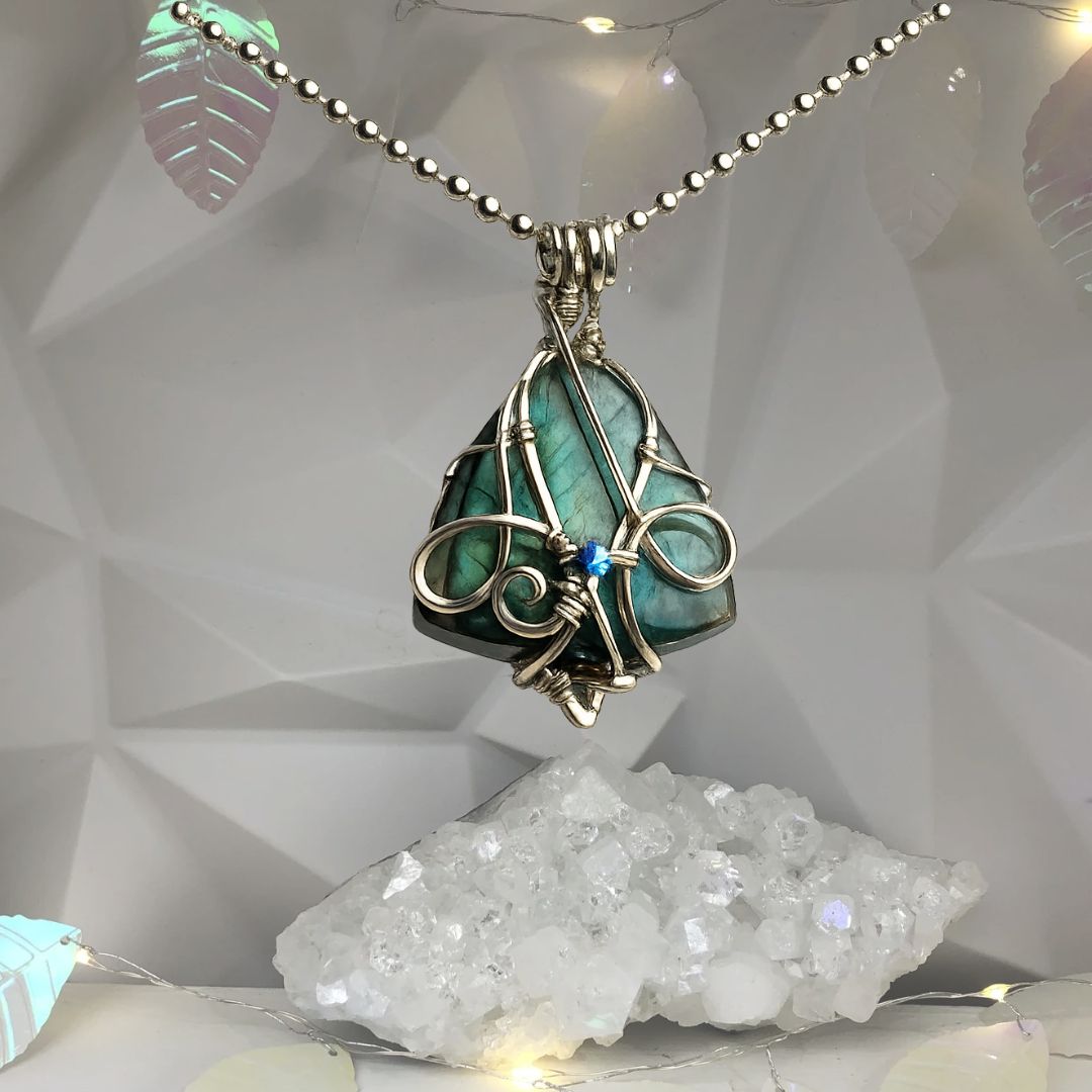 BLUE FLASH LABRADORITE - Sterling Silver - Gemstone Crystal Therapy Pendant