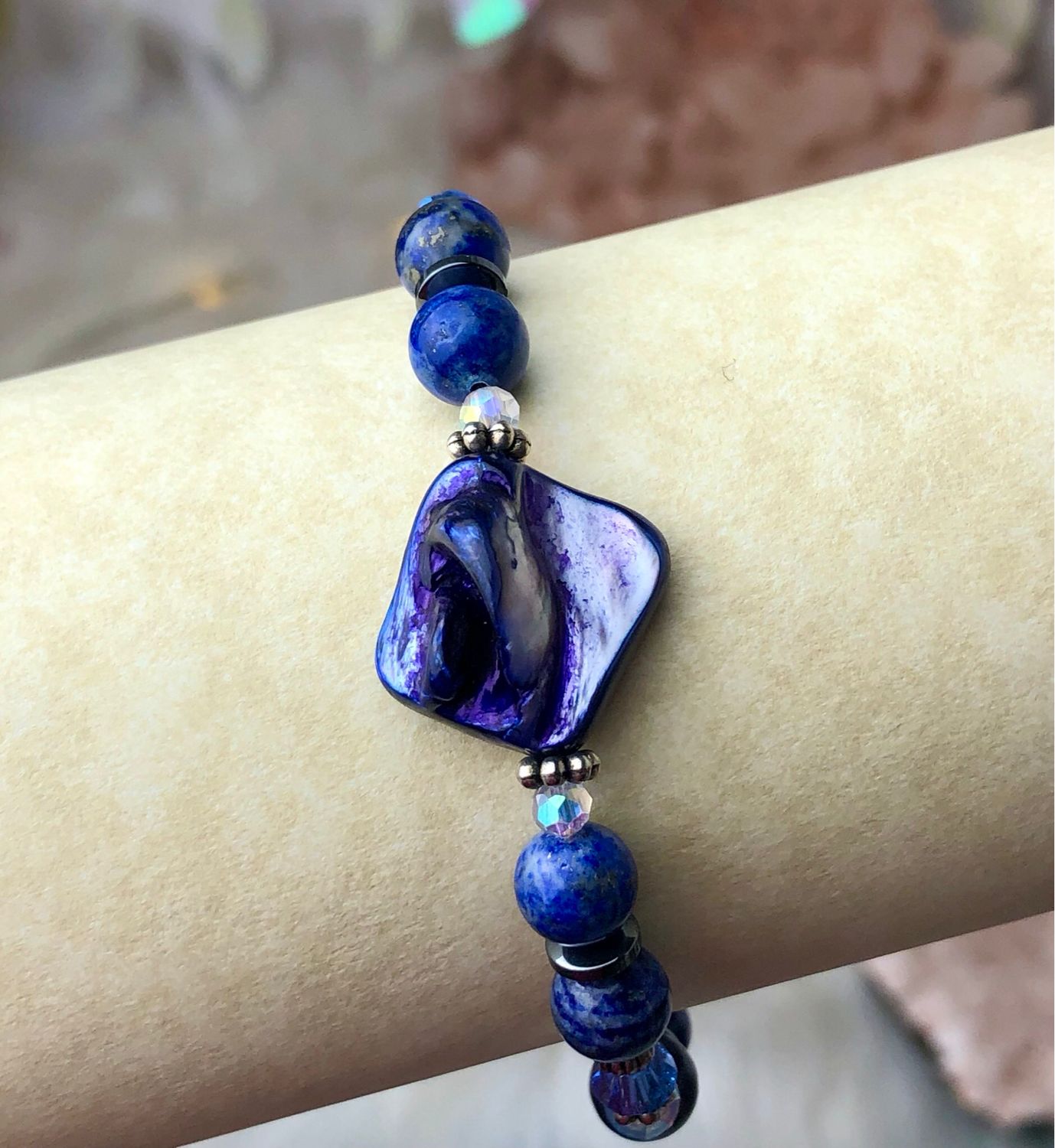 LAPIS LAZULI &amp; SHELL - Crystal Therapy Bracelet - Adjustable With Clasp