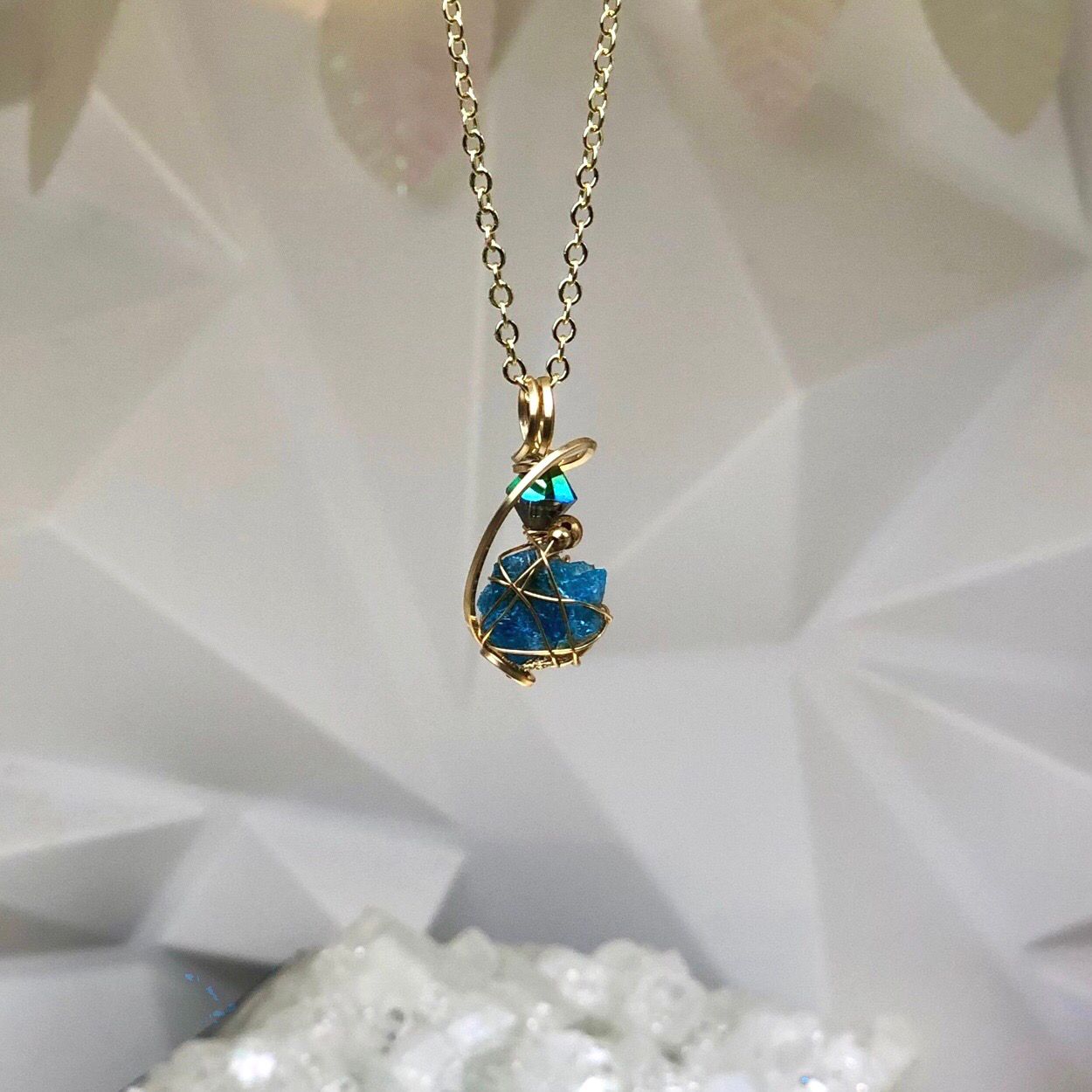 NATURAL BLUE APATITE - Crystal Therapy Pendant - 14k Gold Filled