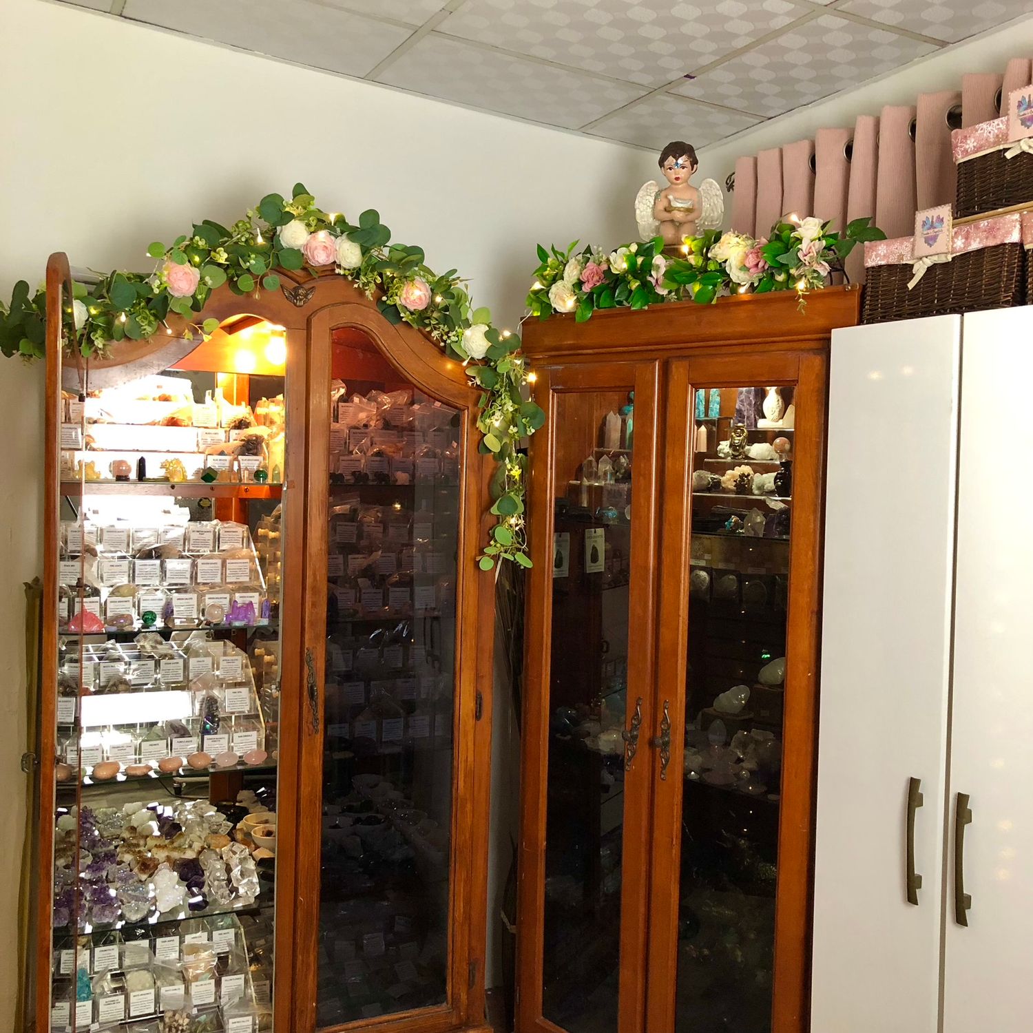 Private Virtual Shopping Appointment – via WhatsApp video Private Virtual Shopping Appointment – via WhatsApp video