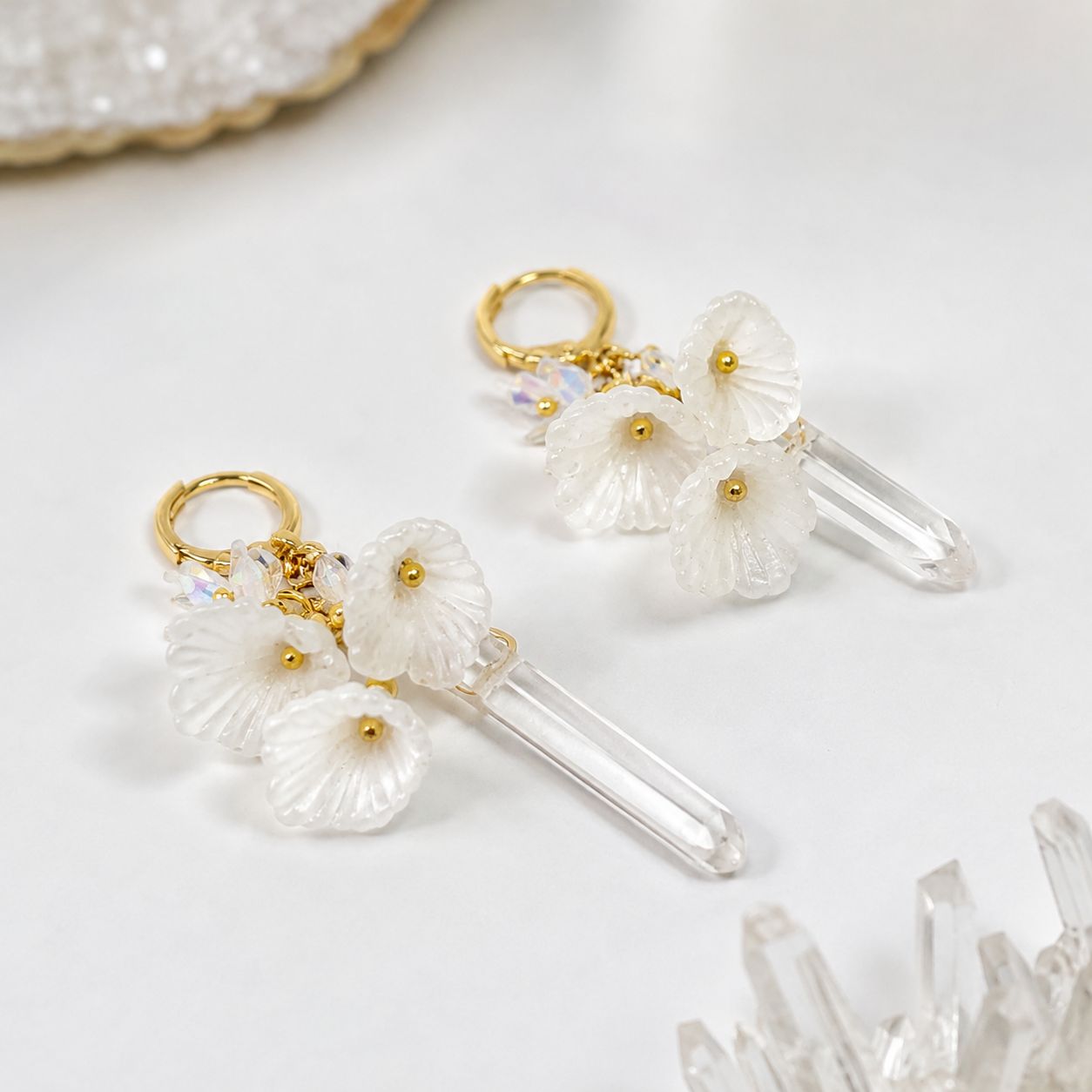 QUARTZ POINTS WITH CALA LILLIES - Crystal Therapy Earrings