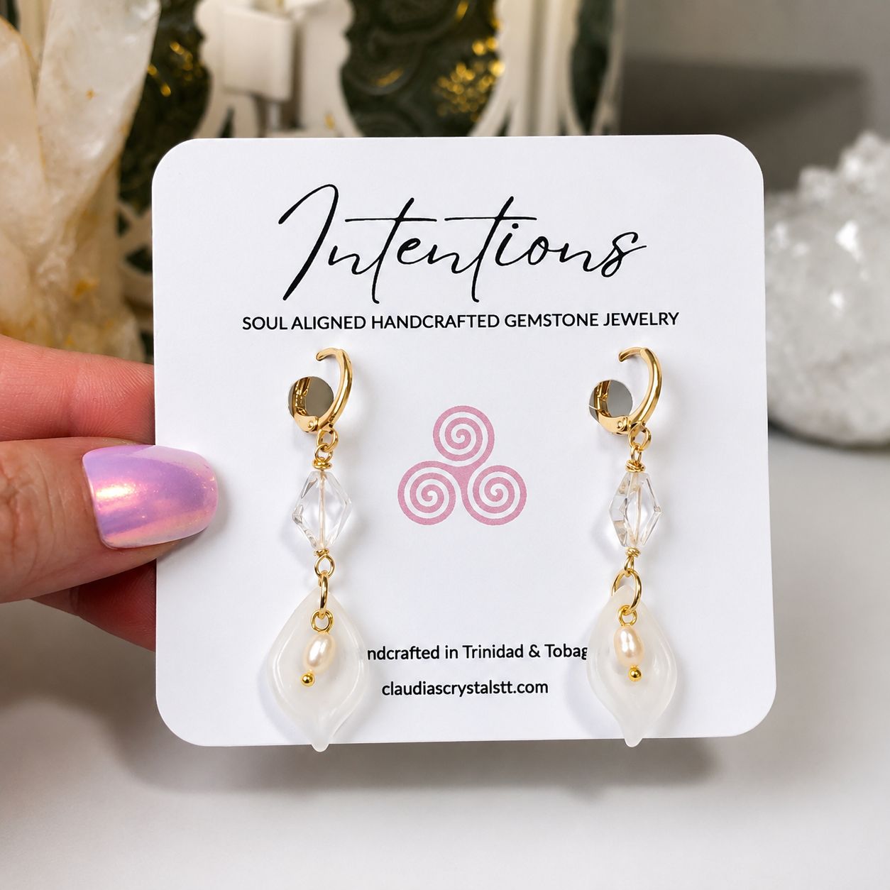 QUARTZ & PEARLS WITH ANTHURIUMS - Crystal Therapy Earrings QUARTZ & PEARLS WITH ANTHURIUMS - Crystal Therapy Earrings