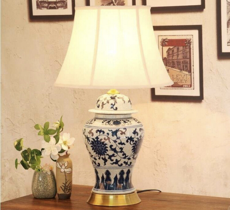Classic Hamptons Antique Crackle Chinoiserie Lamp