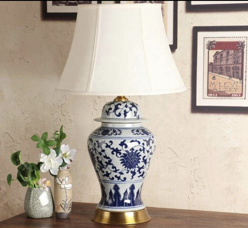 Classic Hamptons Antique Crackle Chinoiserie Lamp