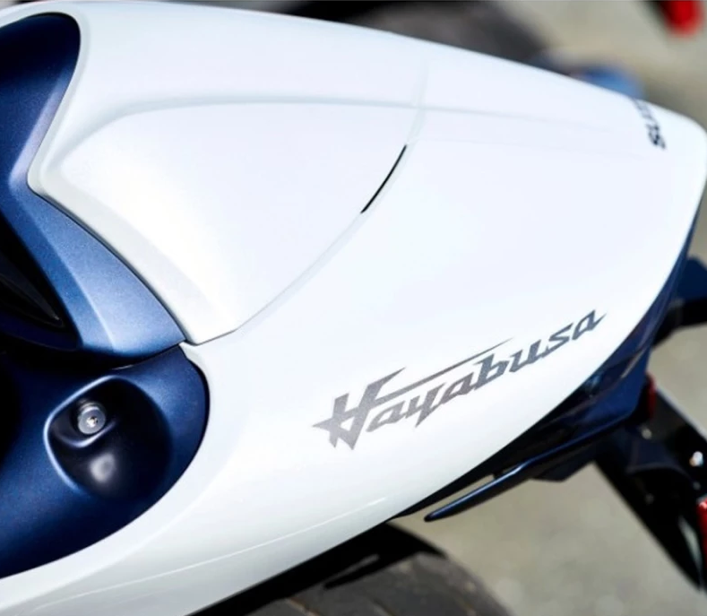 Capot de selle blanc bleu (B5N)