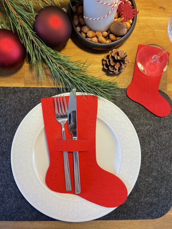 4 x Bestecktasche | Weihnachtsstiefel mit Schlitzen 4 x Bestecktasche | Weihnachtsstiefel mit Schlitzen