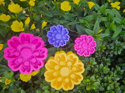 Bienentränke In Blumenform – 3er Set, 2,56″ × 4,33″, Spieß, Für Garten, Harz