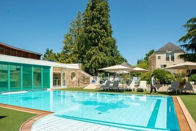 Etablissement avec piscine