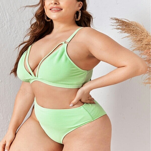 PLUS SIZE SWIMSUIT.