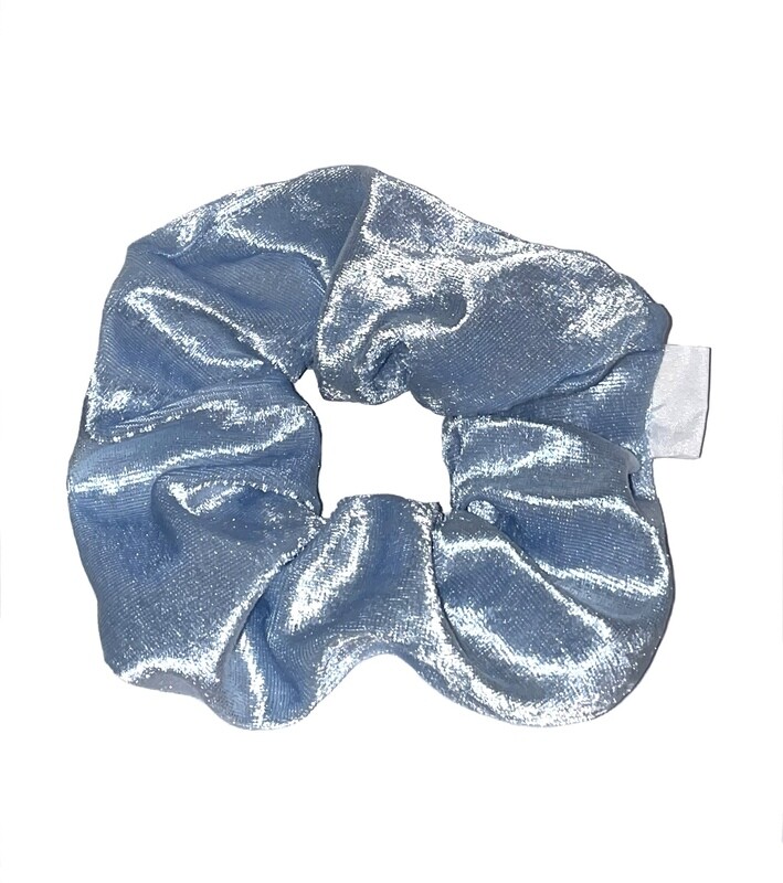 Light blue velvet scrunchie 🌊
