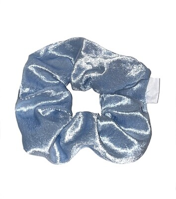 Light blue velvet scrunchie 🌊
