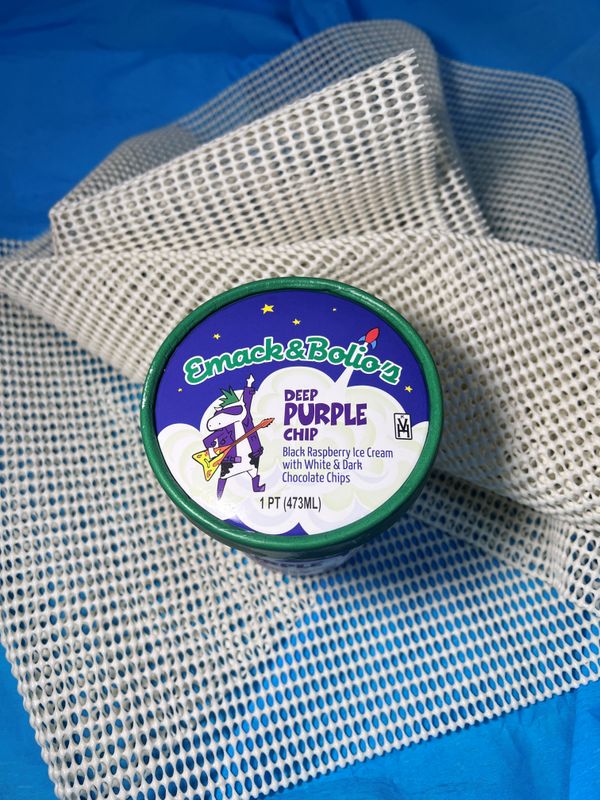 Emack & Bolio's 黑莓黑白碎朱古力口味 Deep Purple Chip Ice Cream