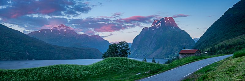 Vakre Kandalen som ligg ved foten av Skjorta og Breimsvatnet.