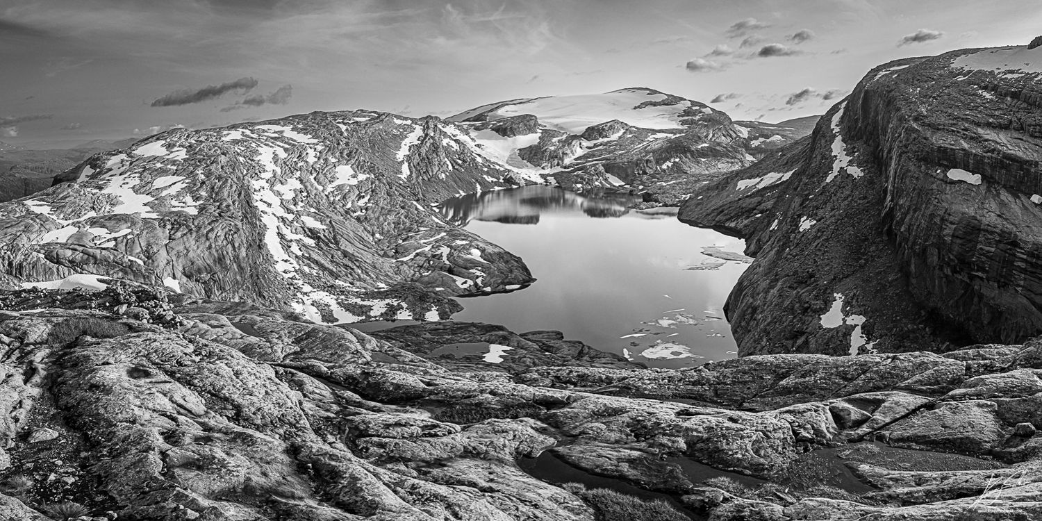 Utsikt mot Gjegnabu, X og Y-vatn