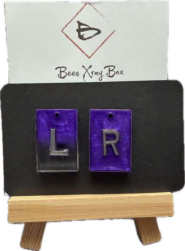 Röntgenbuchstabe / Xray Marker Lila/Durchsichtig Unikat 7 Röntgenbuchstabe / Xray Marker Lila/Durchsichtig Unikat 7