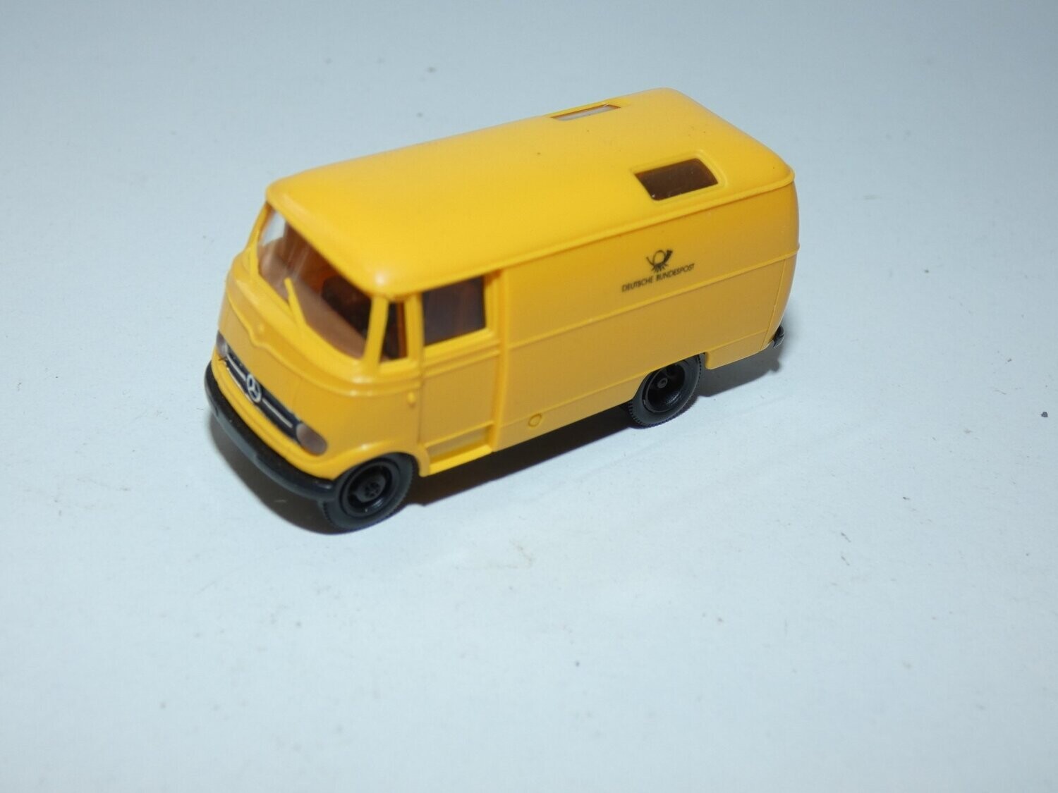 MB L319 "Deutsche Bundespost" in 1:87 von  Brekina