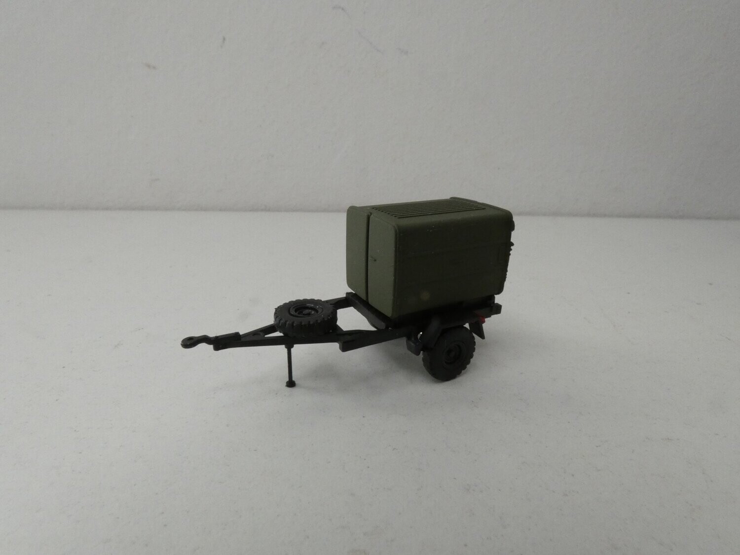 Kofferanhänger TSA der NVA, GT, GST, in 1:87 von Busch