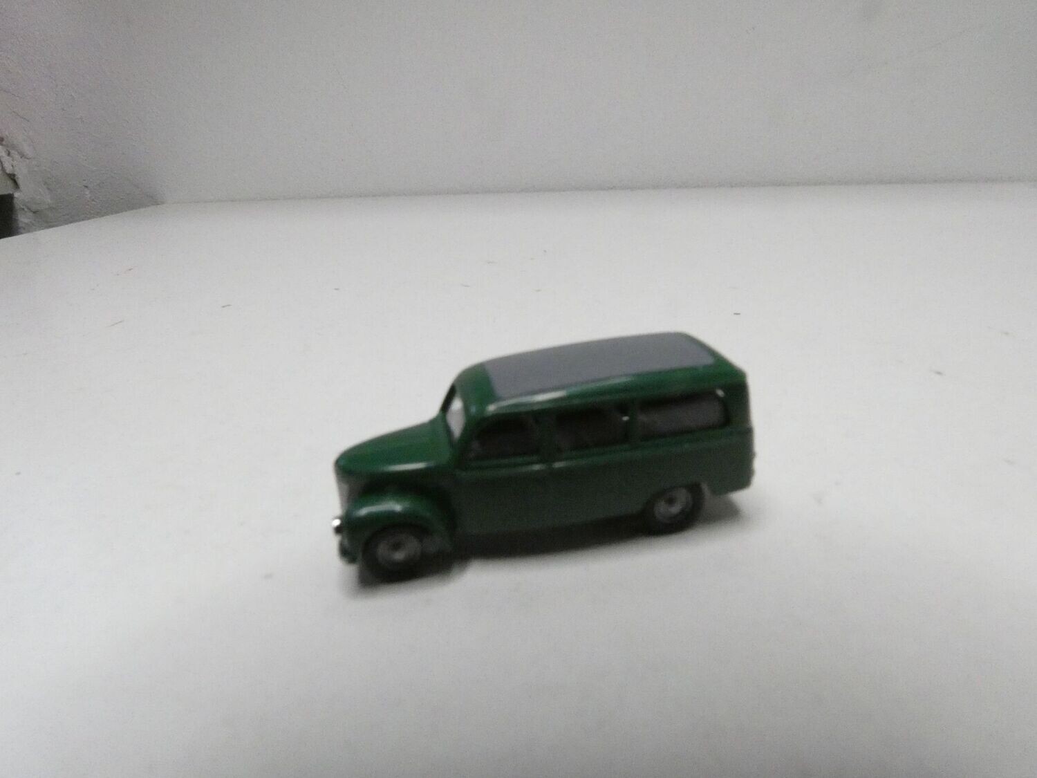Framo V901/2 Bus grün in TT von Busch