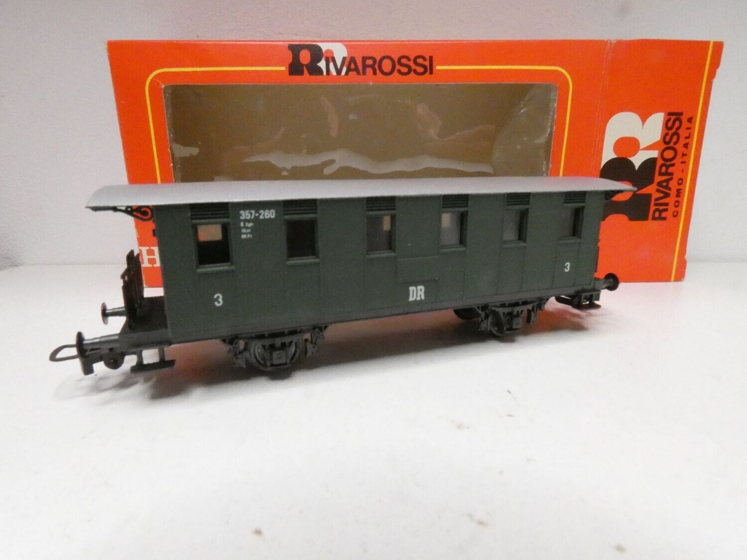 Personenwagen 3. Klasse DR H0 von Rivarossi