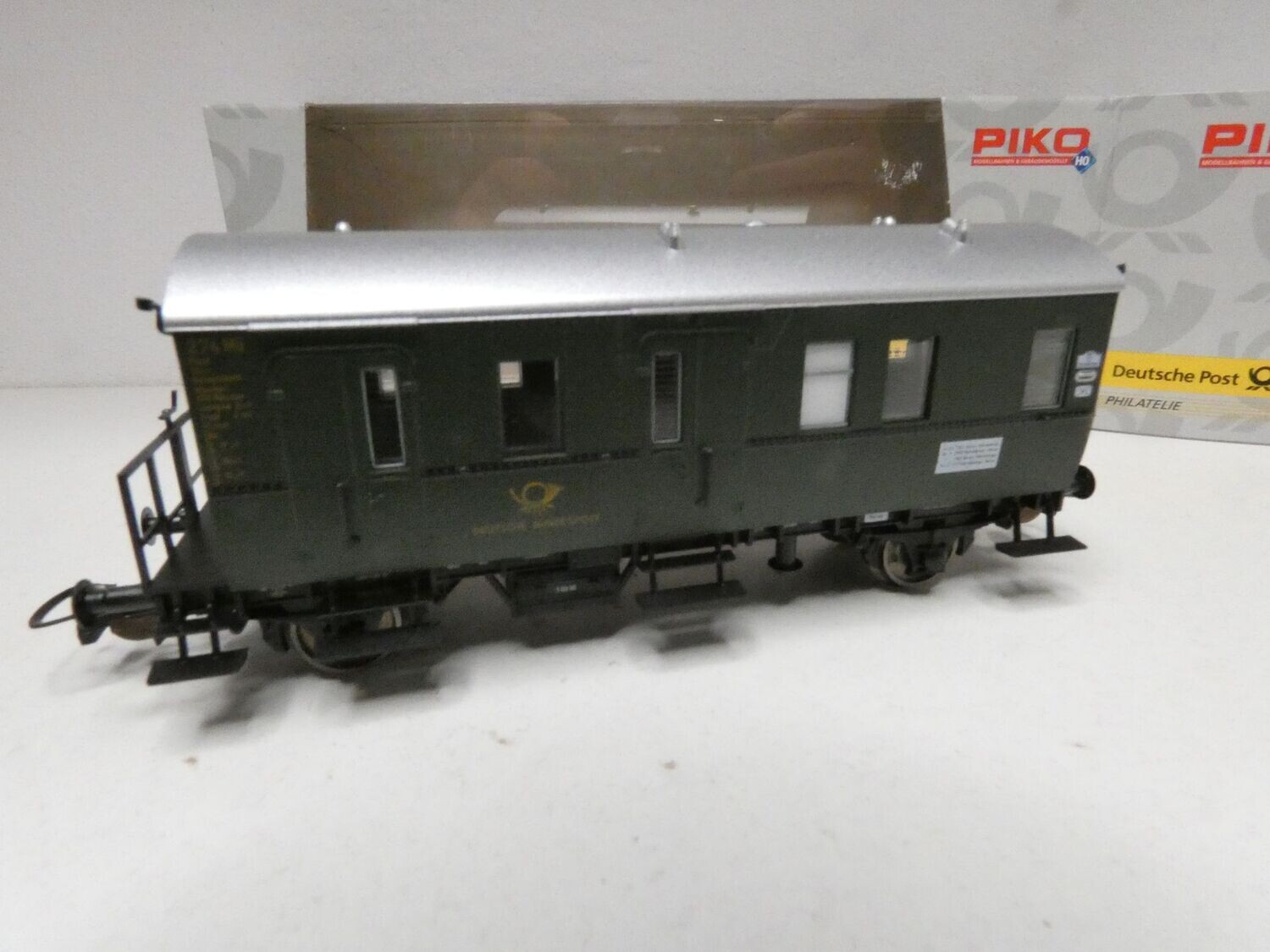 Bahnpostwagen Post-b/8.5 DBP H0 von Piko in OVP