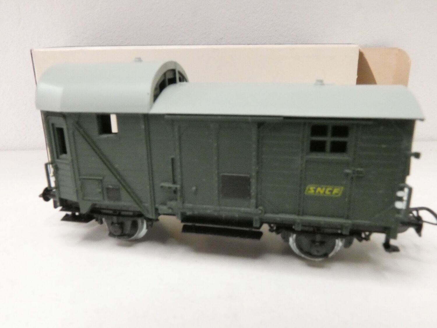 Gepäckwagen der SNCF H0 von Piko alt in OVP