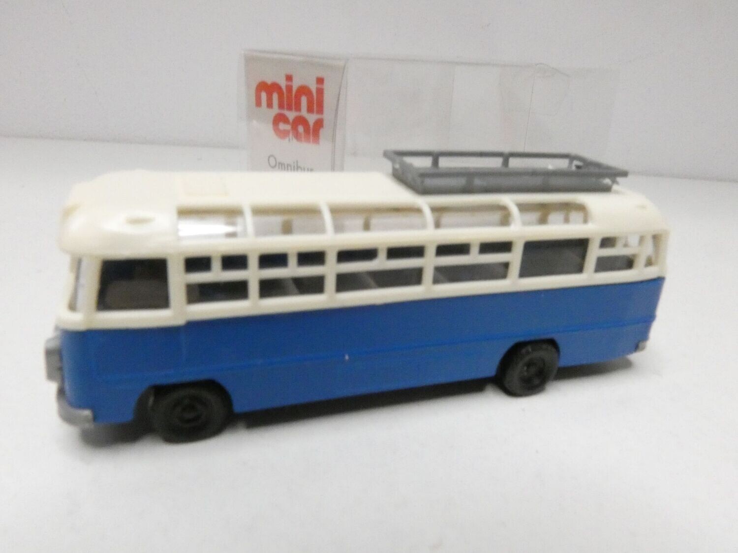 Ikarus 31/311 von Minicar H0 in OVP
