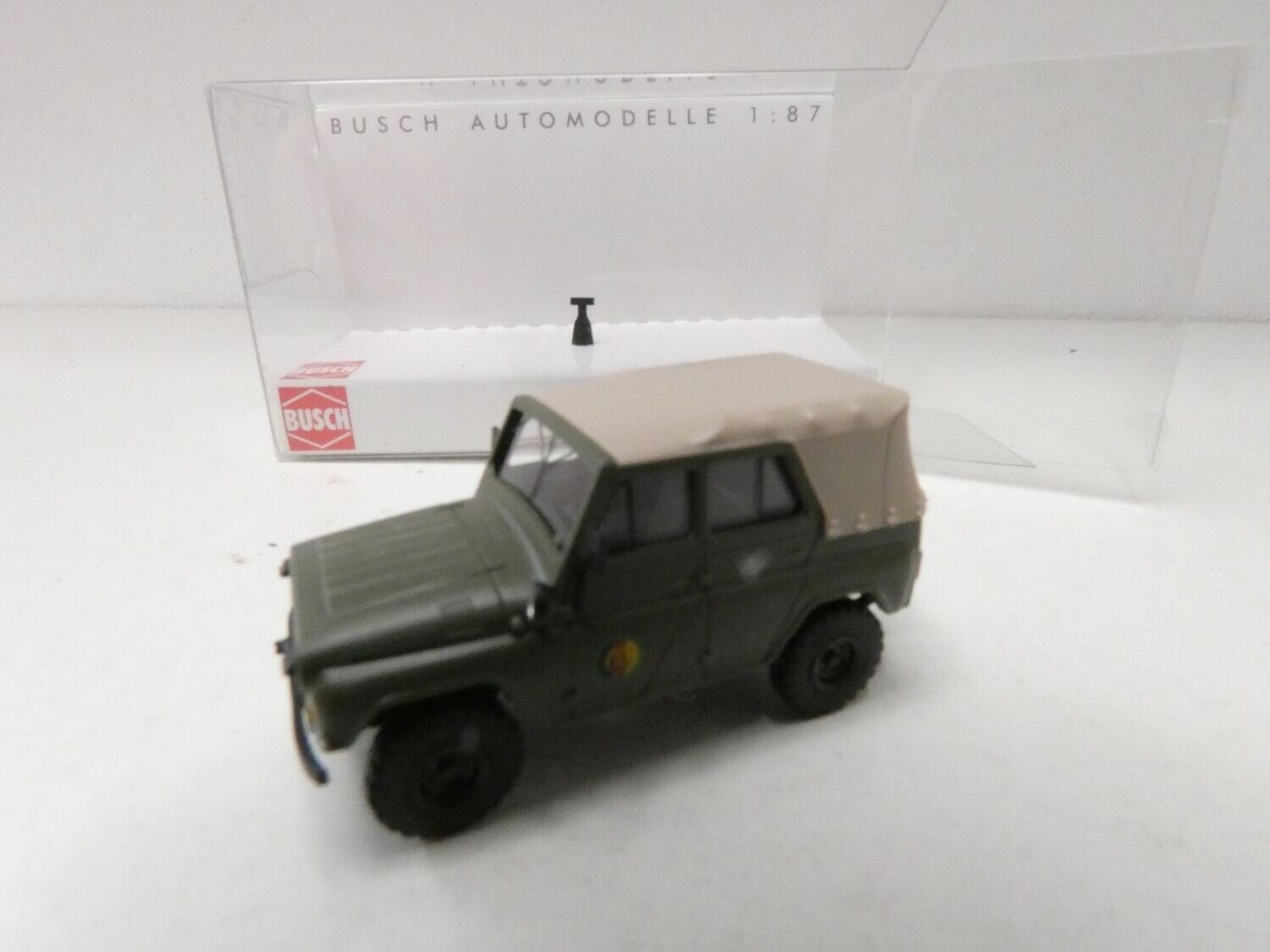 UAZ 469 Grenztruppen DDR in H0 von busch