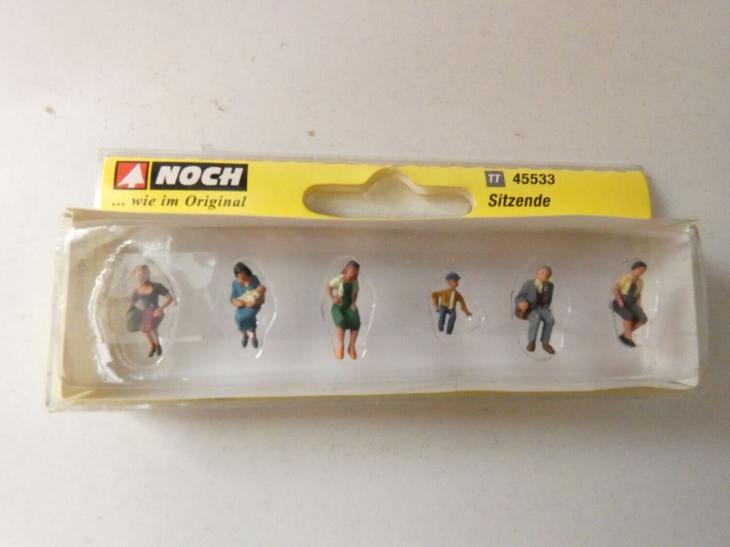 Sitzende Figuren in TT von Noch