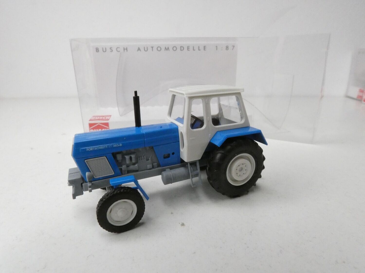 Fortschritt ZT 300 D blau in H0 von Busch in OVP