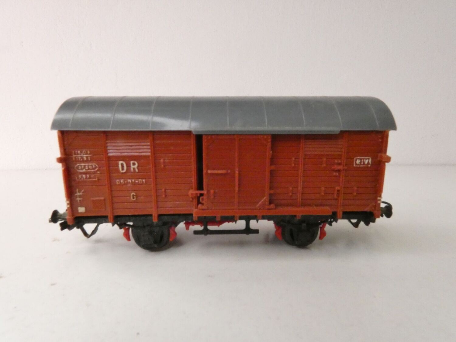 Geschlossener Güterwagen DR 05-01-01 von Dietzel H0