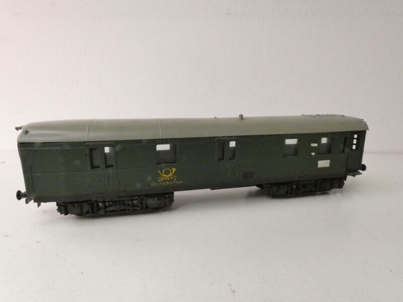 Postwagen von Schicht in H0