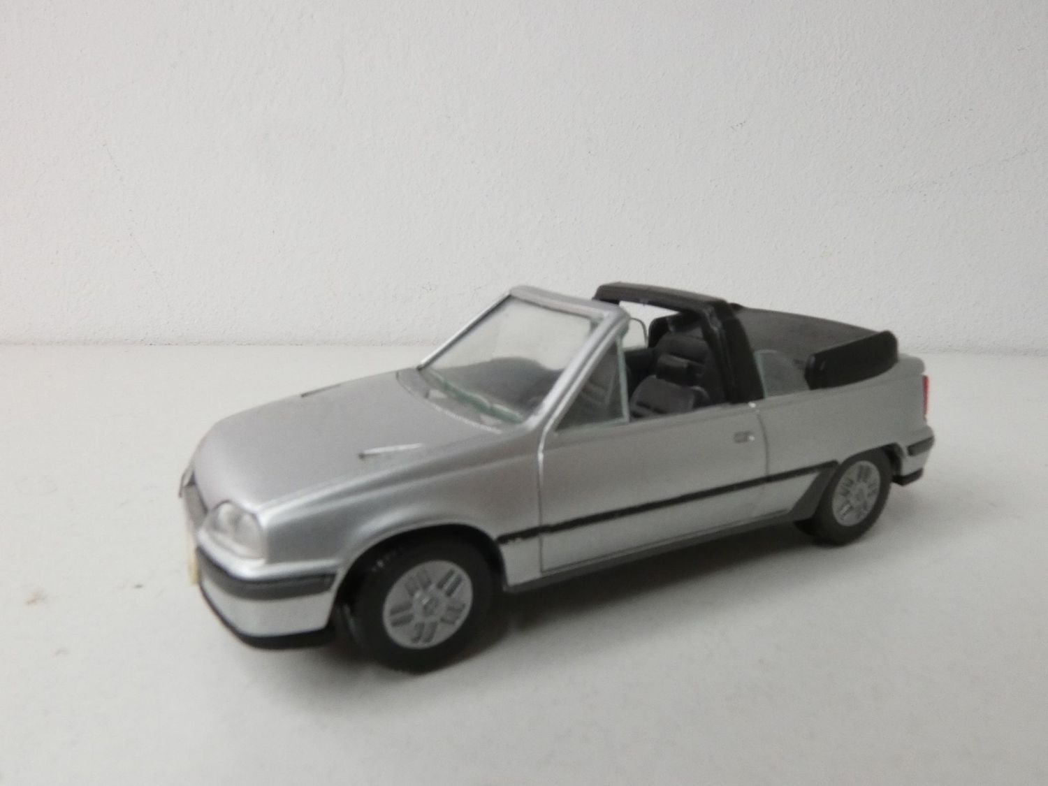 Opel Kadett GSI Cabrio  1:43 von Gama