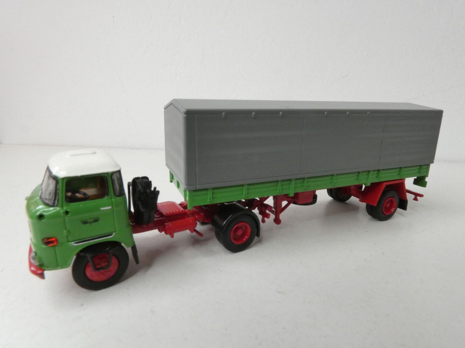 IFA W50 PP Sattelzug "Deutsche Reichsbahn" von Brekina in H0