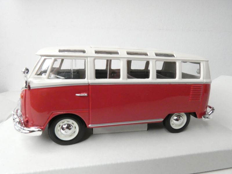 VW T1 Samba in 1:25 Maisto