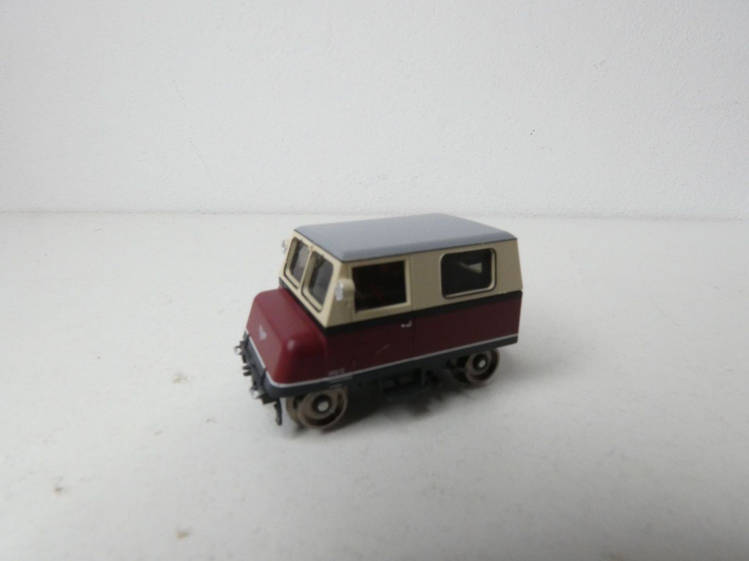 Motor Draisine rot/beige KLV 12 MKB 52 von Modellbahn Union in H0