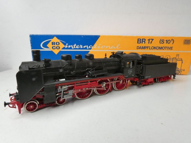 BR 17 1137 der DR H0 von Roco