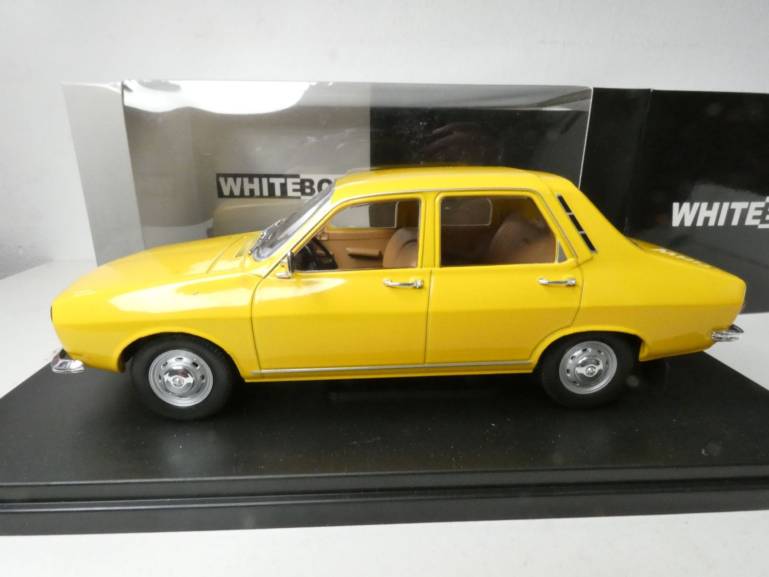 Dacia 1300 gelb in 1:24 White Box