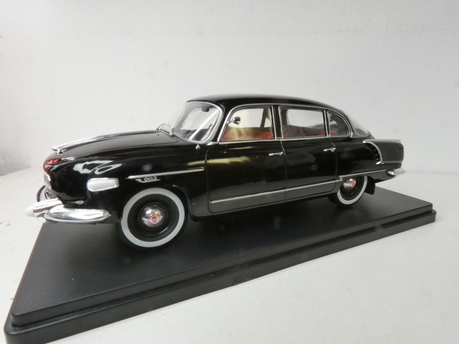 Tatra 603 in 1:24 White Box