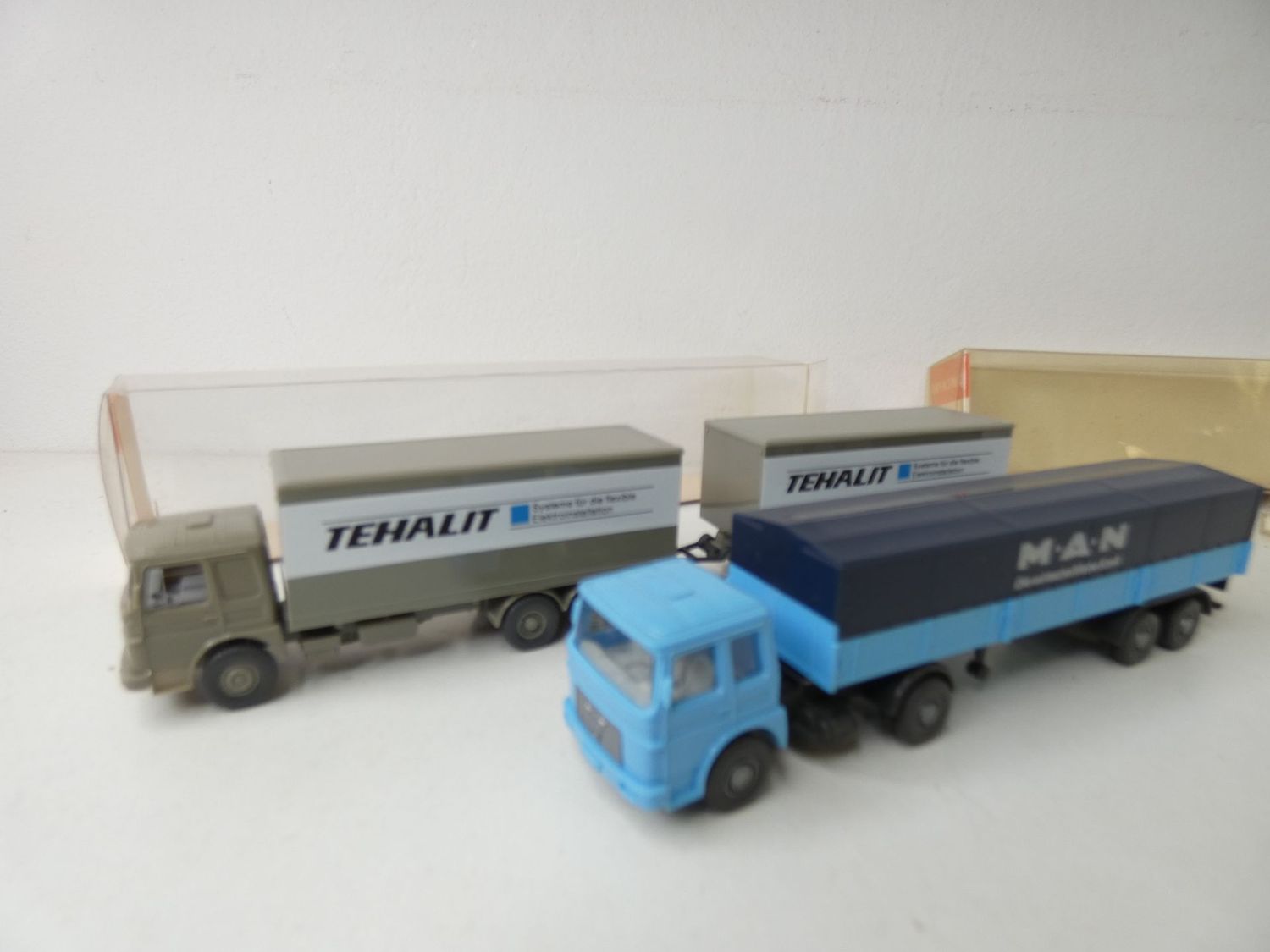 MAN Sattelzug und Hänger Zug von Wiking in H0