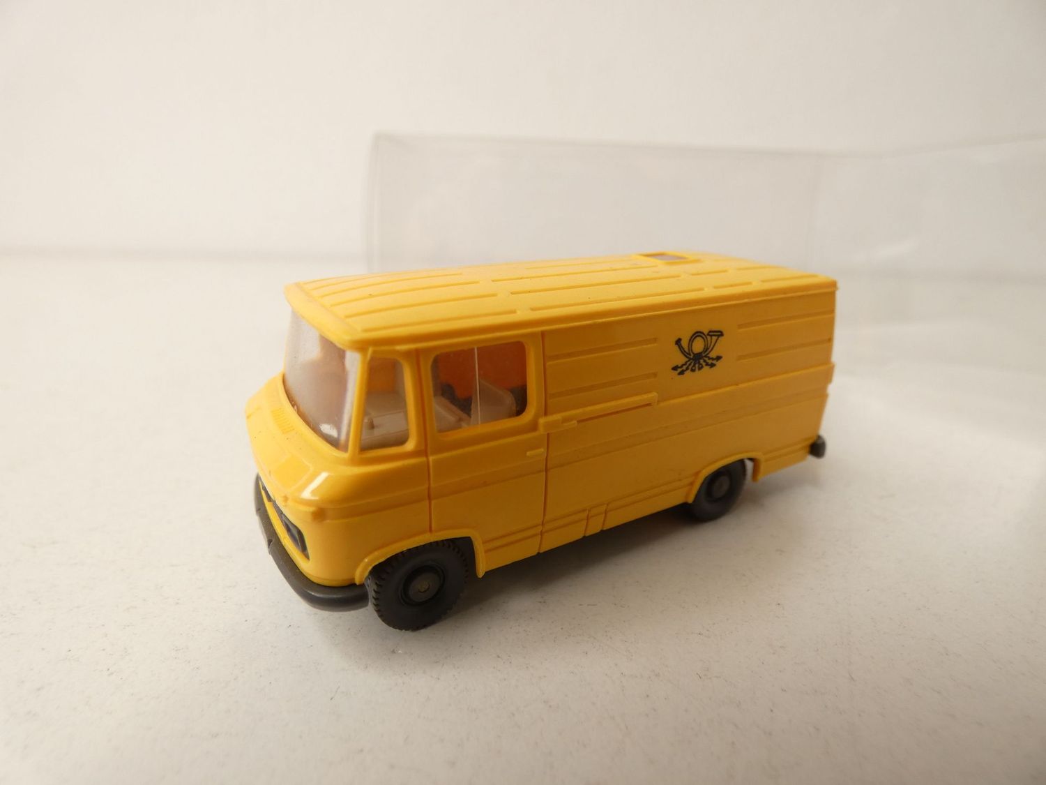 Mercedes L 406 "Post"  Wiking in H0